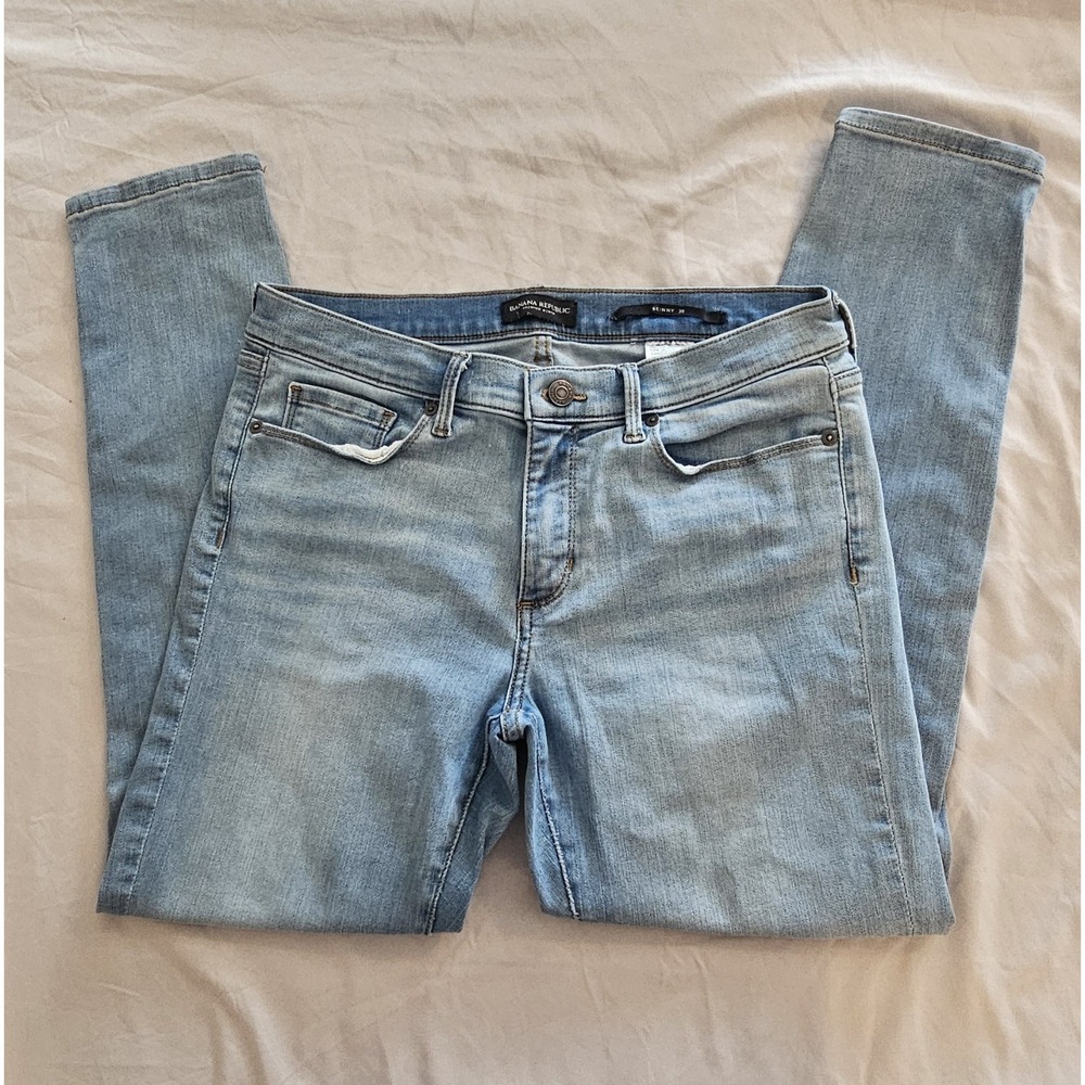 Banana Republic Women's Size 30 Skinny Jeans With DEFECTS Light Wash  L086